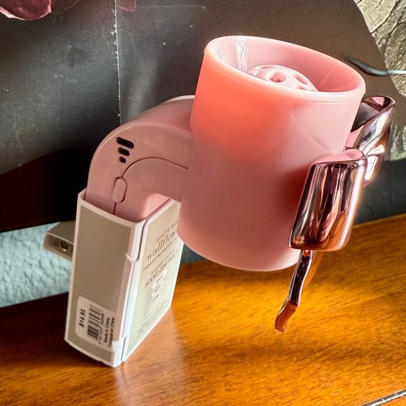 NEW Bow Scent Control™ Wallflowers Fragrance Plug Bath and Body Works - Picture 4 of 5